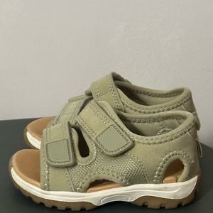 Light Pistachio Green sandals